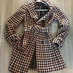 The limited herringbone trench coat